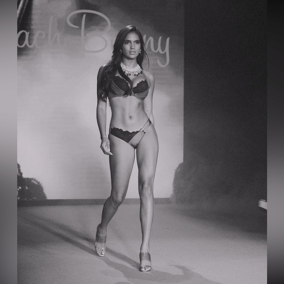 COPY - Beach Bunny Runway Edition Bikini Grey/black lace with buttons on the bo… - Picture 5 of 16